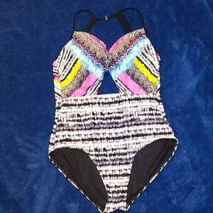 XL 15-17 ONE-PIECE CUTOUT SWIMSUIT